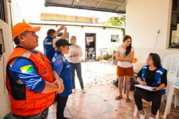 Prefeitura de Rio Branco inicia levantamento de famílias atingidas por enxurrada na Baixada da Sobral e anuncia auxílio “Cartão do Bem”