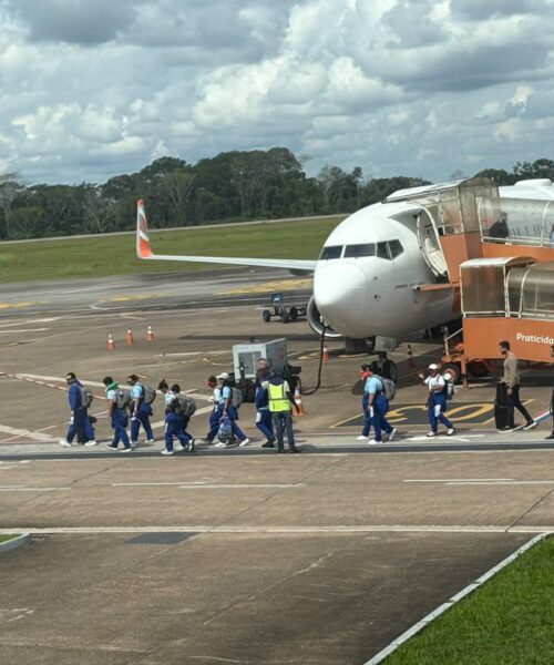 Estudantes da rede municipal de Rio Branco retornam dos EUA após intercâmbio educacional com experiências na Disney e na NASA