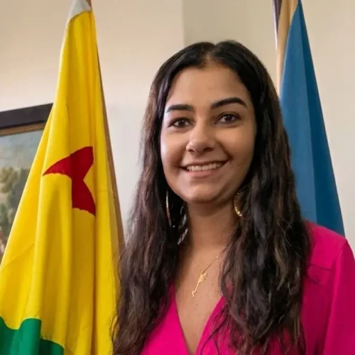 Jornalista acreana vence prêmio literário internacional na Itália e amplia projeção da produção amazônica