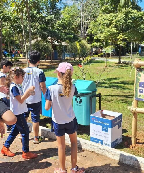 Prefeitura de Rio Branco encerra Semana do Meio Ambiente com ações de educação ambiental, adoção de pets e revitalização de espaço educativo
