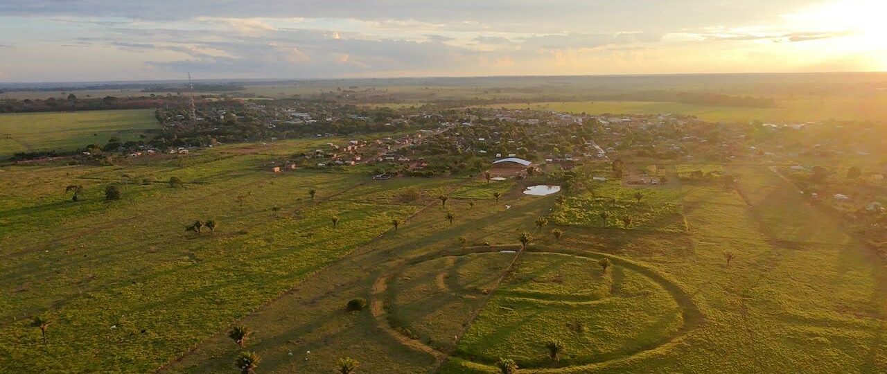 Turismo pedagógico leva estudantes acreanos a conhecer a história dos geoglifos