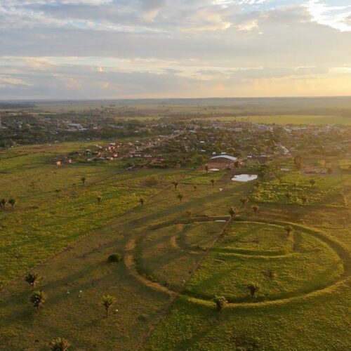 Turismo pedagógico leva estudantes acreanos a conhecer a história dos geoglifos