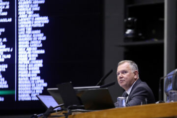 Câmara acelera projeto que pode flexibilizar punições por infrações ambientais e gera debate