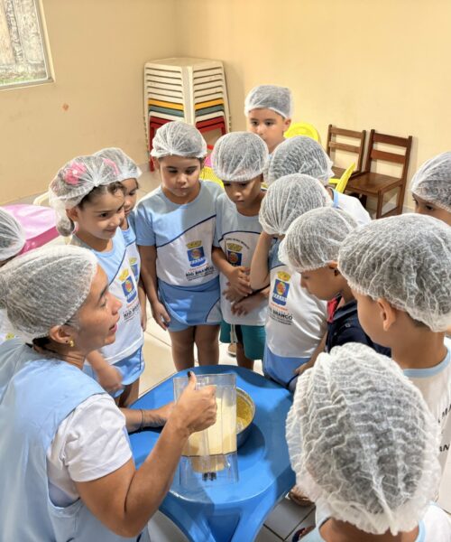 Cozinha vira sala de aula e transforma aprendizado de crianças em escola de Rio Branco