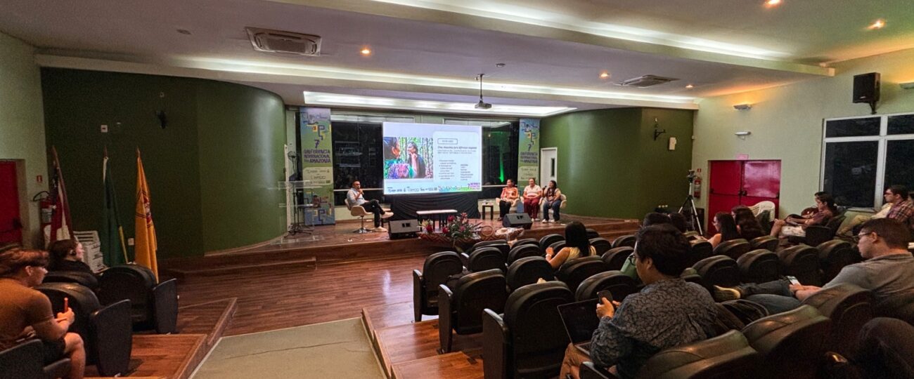 Mulheres da Amazônia apresentam negócios de biojoias, cosméticos e turismo sustentável em conferência em Manaus